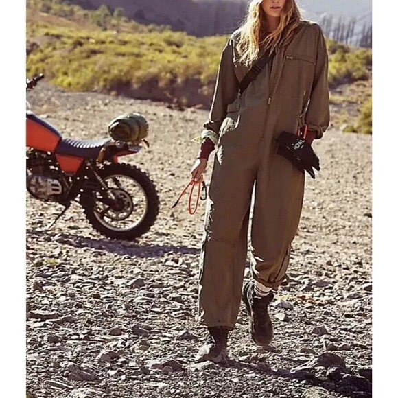 $148 Free People FP Movement Women's Olive Mesmerize Me Coveralls Sz XS NEW